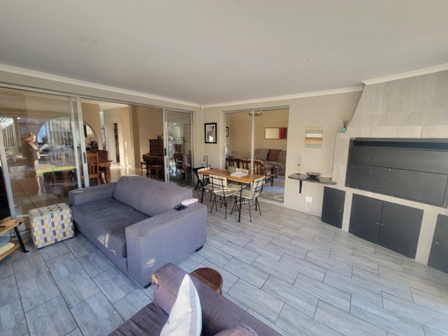 5 Bedroom Property for Sale in Suidrand Free State